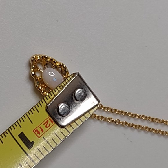 Vintage Small Leaf Shaped Pendant Necklace 18.5 Inches Long - Picture 12 of 15